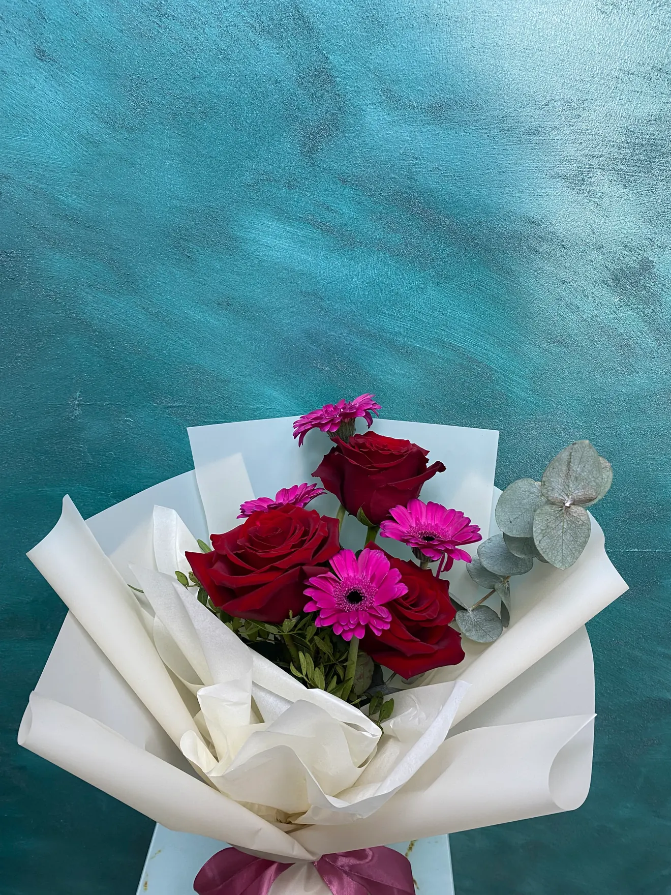 Buchet Floral „Gingășie Clasică”